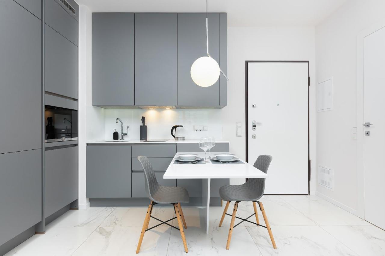 Mennica Residence - City Center Apartments By Noclegi Renters Warszawa Exteriör bild