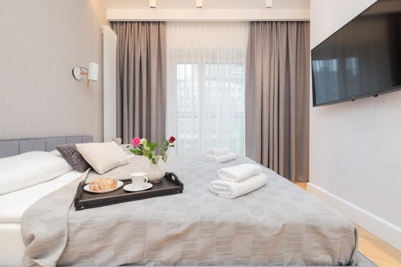 Mennica Residence - City Center Apartments By Noclegi Renters Warszawa Exteriör bild