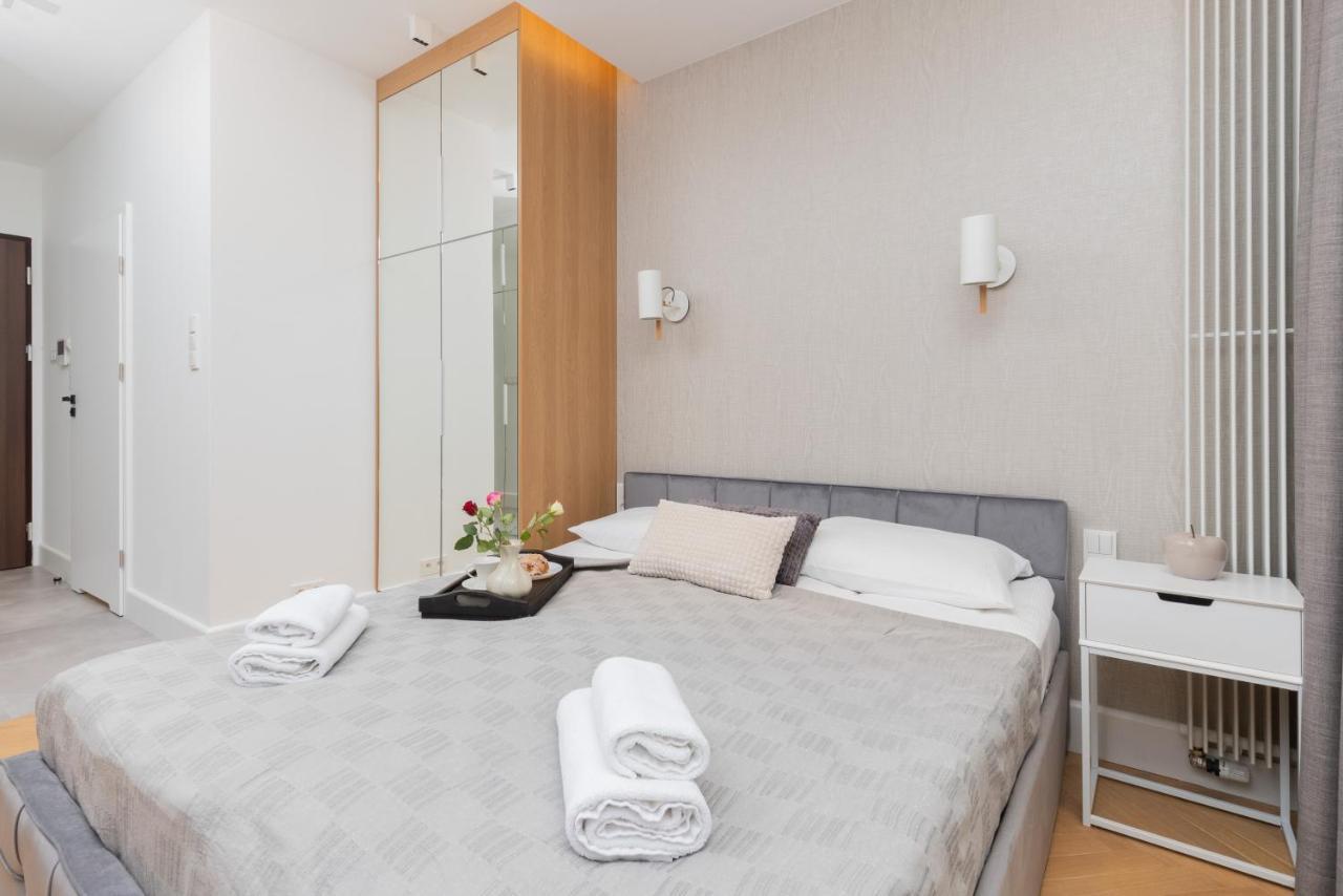 Mennica Residence - City Center Apartments By Noclegi Renters Warszawa Exteriör bild