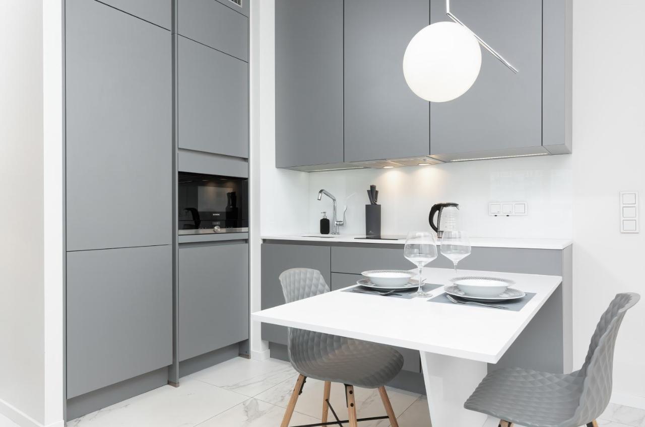 Mennica Residence - City Center Apartments By Noclegi Renters Warszawa Exteriör bild