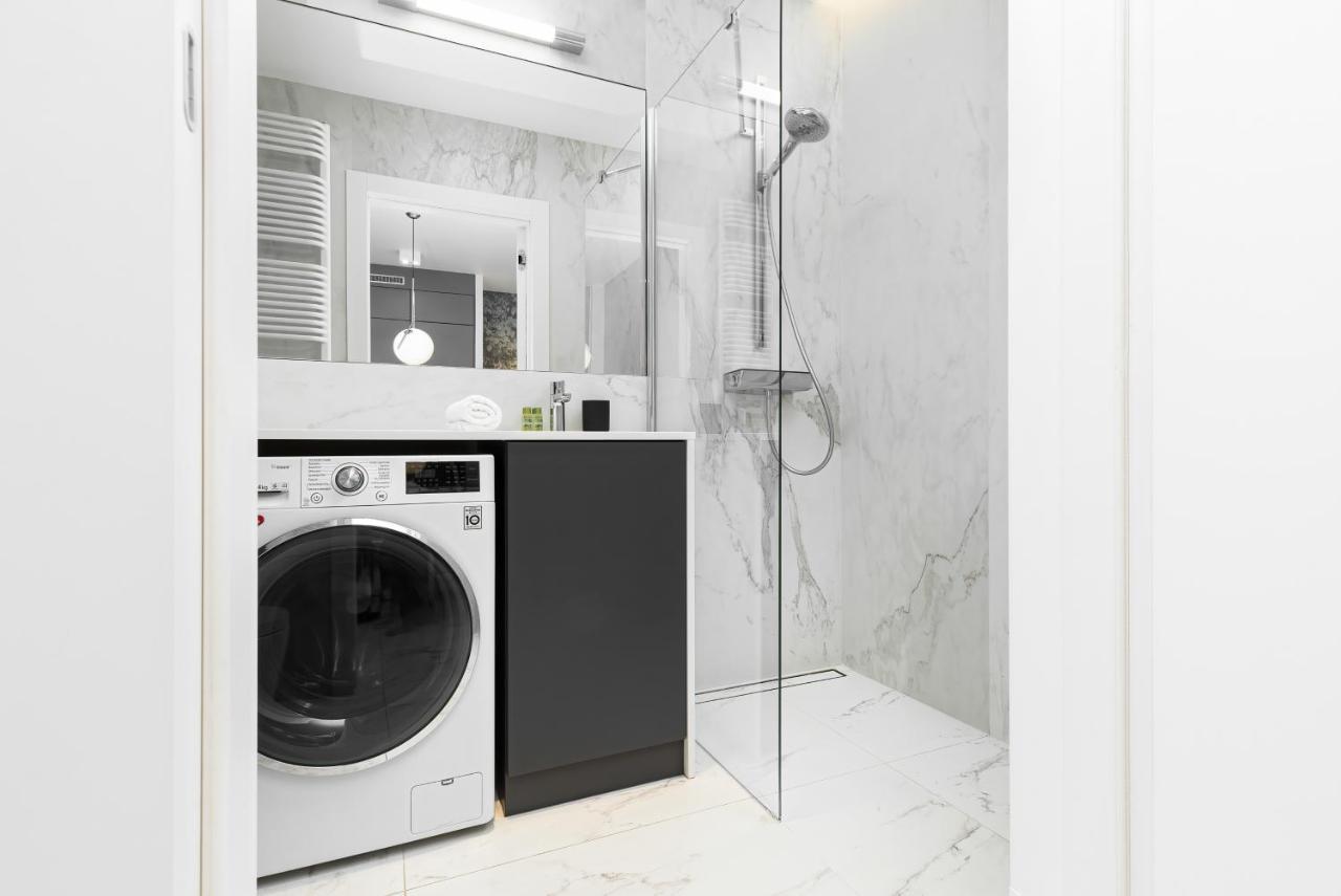 Mennica Residence - City Center Apartments By Noclegi Renters Warszawa Exteriör bild