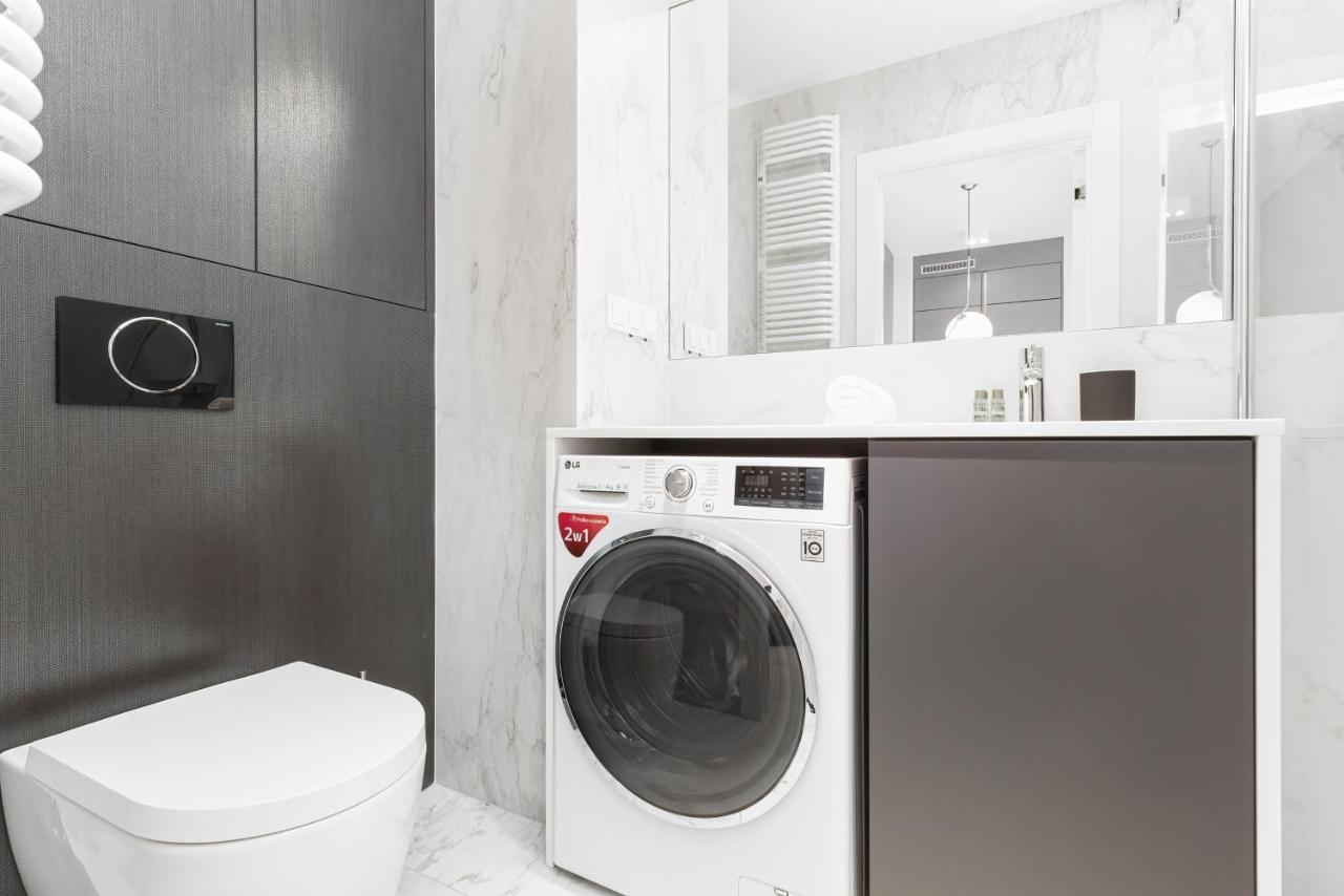 Mennica Residence - City Center Apartments By Noclegi Renters Warszawa Exteriör bild