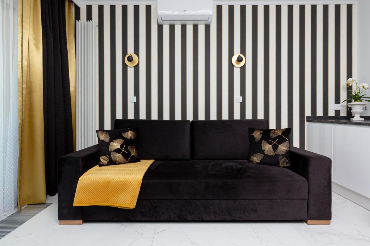 Mennica Residence - City Center Apartments By Noclegi Renters Warszawa Exteriör bild