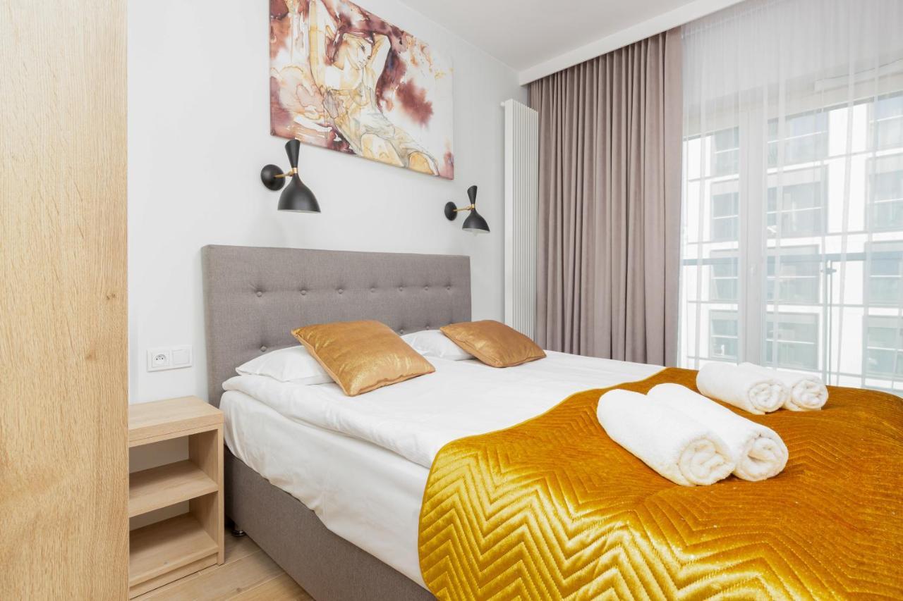 Mennica Residence - City Center Apartments By Noclegi Renters Warszawa Exteriör bild